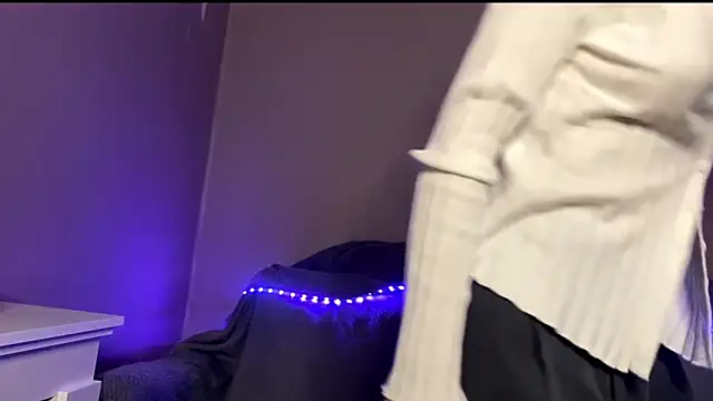 snowy lisa online show from 02-19-26, 11:39