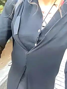 Snapshot of pink-mai chatting on 11-25-25, 11:05 pink-mai online show from 11-25-25, 11:05