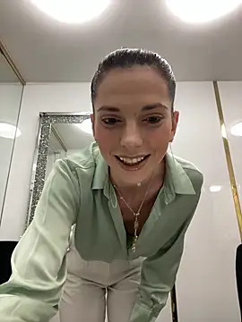 EllyLynn online show from 04-04-26, 05:21