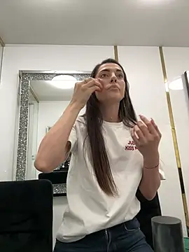 EllyLynn online show from 04-13-26, 05:29