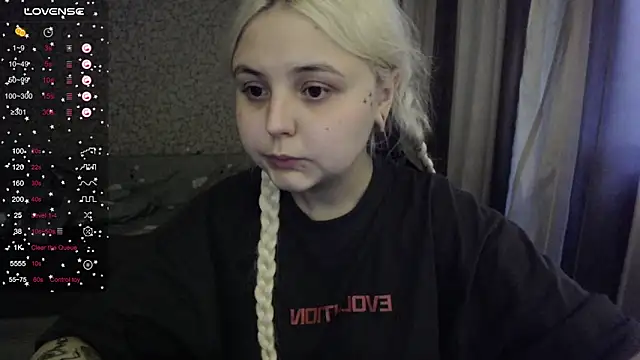 Snapshot of vendymories chatting on 10-01-25, 06:19 vendymories online show from 10-01-25, 06:19