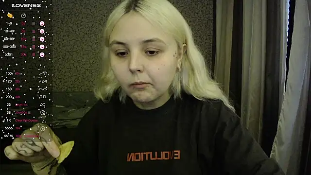 Snapshot of vendymories chatting on 10-08-25, 11:19 vendymories online show from 10-08-25, 11:19