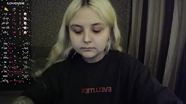 Snapshot of vendymories chatting on 10-15-25, 02:39 vendymories online show from 10-15-25, 02:39