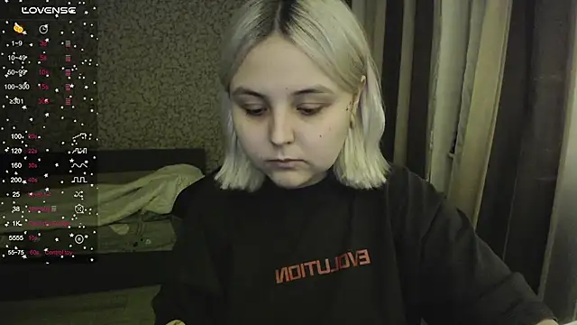 Snapshot of vendymories chatting on 10-31-25, 10:55 vendymories online show from 10-31-25, 10:55