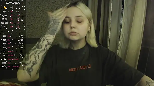 Snapshot of vendymories chatting on 11-09-25, 02:43 vendymories online show from 11-09-25, 02:43