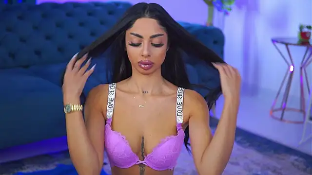 Snapshot of IsoldeVyx chatting on 09-13-25, 03:12 IsoldeVyx online show from 09-13-25, 03:12