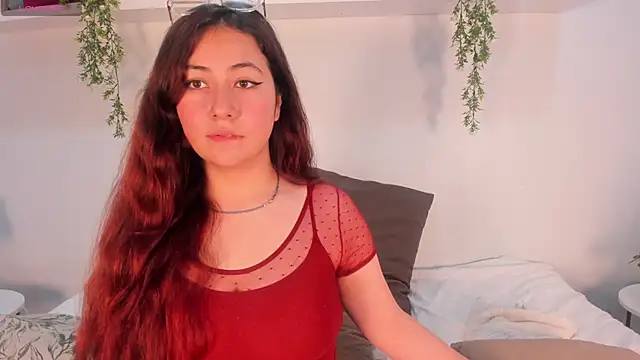 Nicolle Evanss  online show from 05-06-26, 05:03