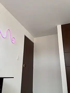 Snapshot of _Layla69_ chatting on 09-19-25, 07:14  Layla69  online show from 09-19-25, 07:14