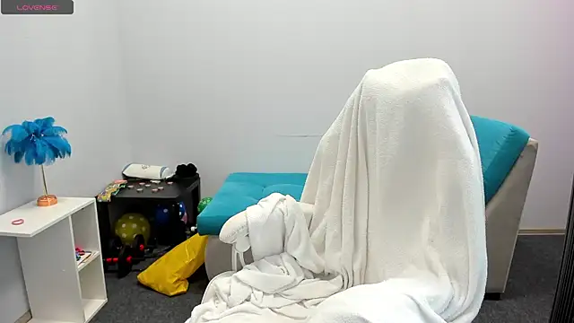 juliamurr 18 online show from 11-19-25, 01:16