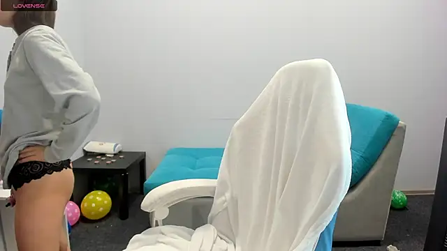 juliamurr 18 online show from 12-03-25, 02:19