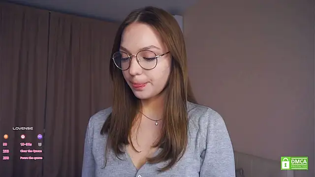 Snapshot of NguyetHankey chatting on 09-19-25, 03:34 NguyetHankey online show from 09-19-25, 03:34