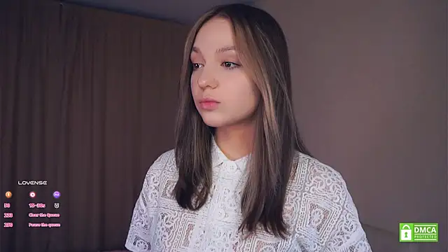 Snapshot of NguyetHankey chatting on 09-27-25, 03:28 NguyetHankey online show from 09-27-25, 03:28