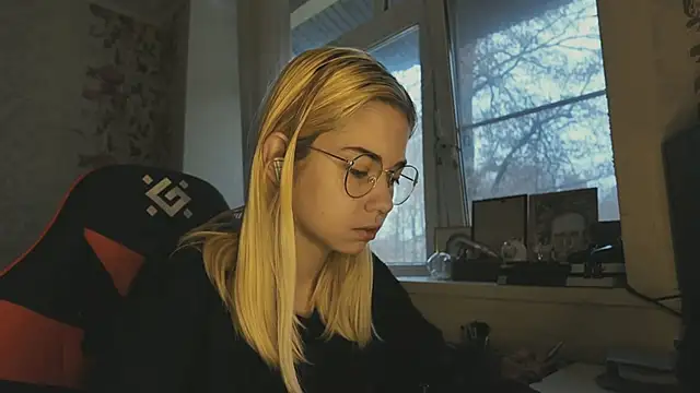 Witching Moon online show from 11-22-25, 08:02