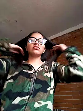 Snapshot of Goddesscut333 chatting on 12-17-25, 06:58 Goddesscut333 online show from 12-17-25, 06:58