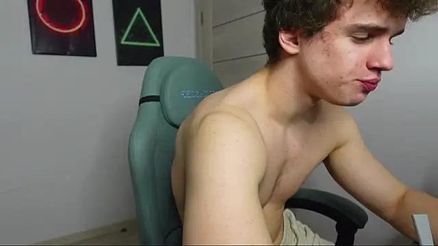 Snapshot of Ricky_Becko chatting on 10-06-25, 01:41 Ricky Becko online show from 10-06-25, 01:41