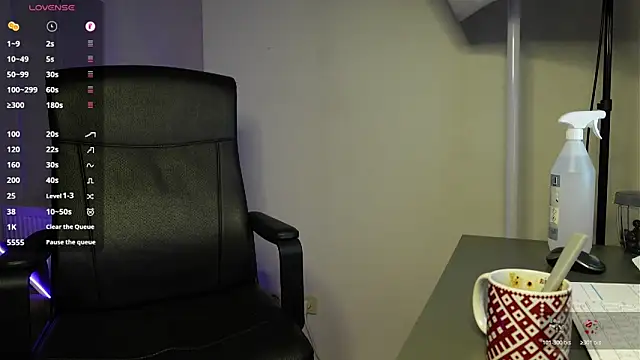 Snapshot of Ricky_Becko chatting on 10-31-25, 04:41 Ricky Becko online show from 10-31-25, 04:41