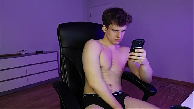 Snapshot of Ricky_Becko chatting on 11-20-25, 04:18 Ricky Becko online show from 11-20-25, 04:18