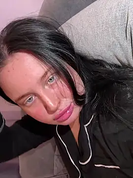 Snapshot of brunetteGirl274 chatting on 10-02-25, 08:49 brunetteGirl274 online show from 10-02-25, 08:49