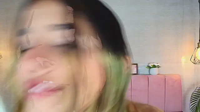 im sofii18 online show from 10-08-25, 07:44