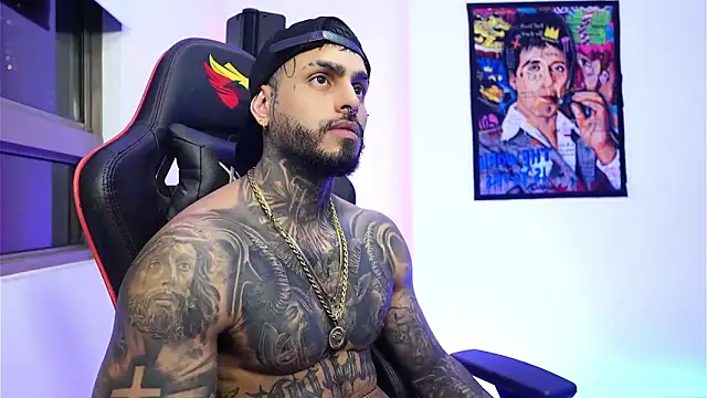 logan hugh8 online show from 12-14-25, 03:34