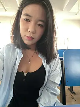luluya1314 online show from 05-02-26, 07:46
