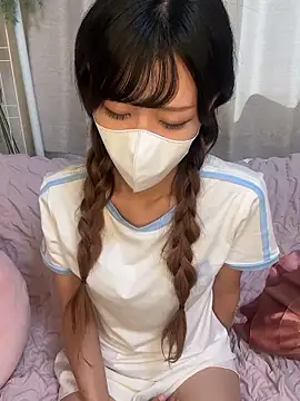 emiiiii1001 online show from 09-11-25, 05:18