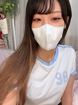 emiiiii1001 online show from 09-18-25, 03:08