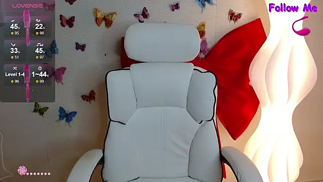 Snapshot of Boobyy-Bae chatting on 10-10-25, 01:26 Boobyy-Bae online show from 10-10-25, 01:26