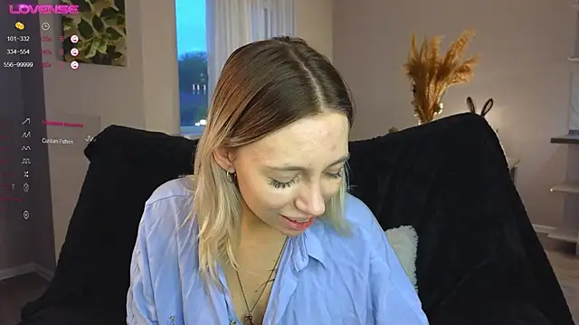 NyxaThorn online show from 10-11-25, 02:37