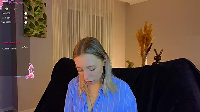 NyxaThorn online show from 11-22-25, 02:38