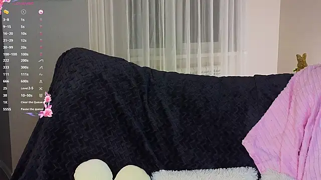 NyxaThorn online show from 11-30-25, 02:43