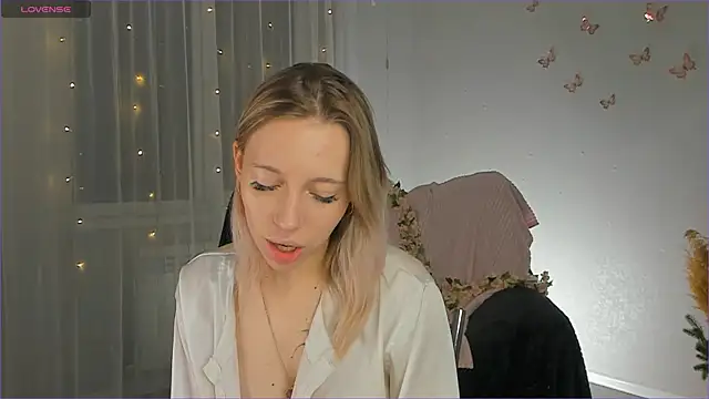 NyxaThorn online show from 01-10-26, 02:41