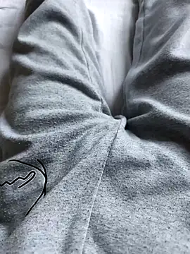 luckylover2024 online show from 04-14-26, 05:52