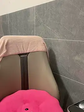 Snapshot of Knorr_Vietnams chatting on 10-24-25, 11:17 Knorr Vietnams online show from 10-24-25, 11:17