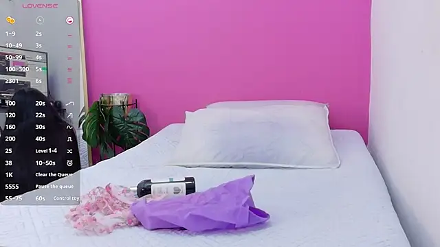 Daddyfavouritegirl online show from 09-25-25, 08:01