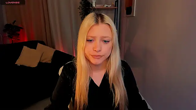 Millie Vanillies online show from 10-16-25, 08:43