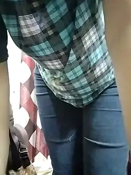 Snapshot of Laxmi_89 chatting on 10-17-25, 03:10 Laxmi 89 online show from 10-17-25, 03:10