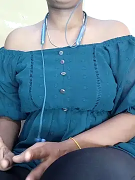 Snapshot of Laxmi_89 chatting on 10-22-25, 03:18 Laxmi 89 online show from 10-22-25, 03:18