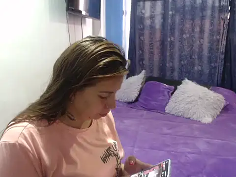 cloequeen15 online show from 10-06-25, 08:28