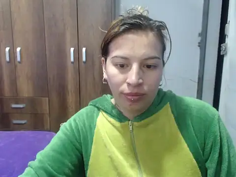 cloequeen15 online show from 10-14-25, 03:13