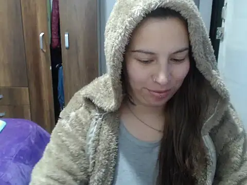 cloequeen15 online show from 10-23-25, 08:07