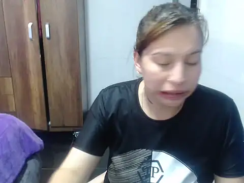 cloequeen15 online show from 10-29-25, 05:25