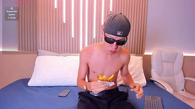 Abraham horny18 online show from 10-28-25, 10:30