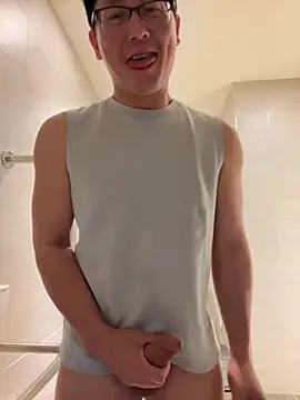 Snapshot of maxime0928 chatting on 04-04-26, 04:15 maxime0928 online show from 04-04-26, 04:15