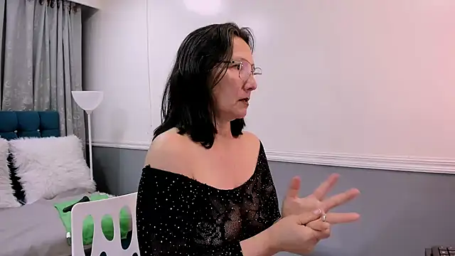 Snapshot of Oriana_Jhonson chatting on 10-17-25, 10:40 Oriana Jhonson online show from 10-17-25, 10:40