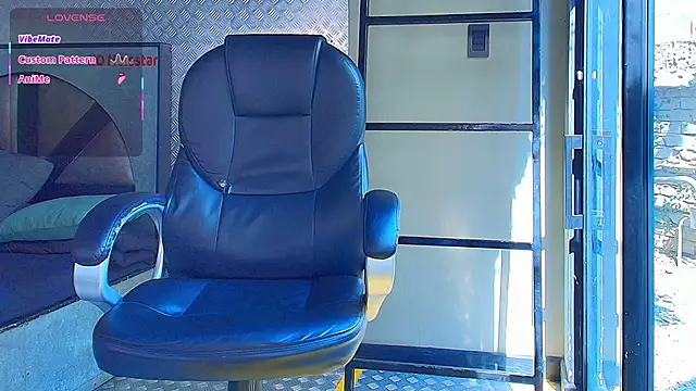 Snapshot of MarcusRain_ chatting on 09-17-25, 07:26 MarcusRain  online show from 09-17-25, 07:26