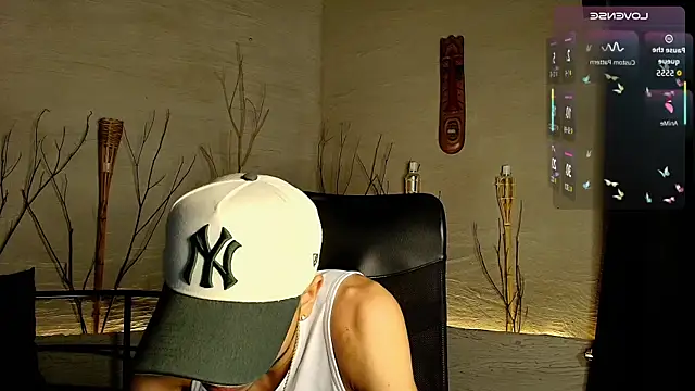 Snapshot of MarcusRain_ chatting on 10-24-25, 07:43 MarcusRain  online show from 10-24-25, 07:43