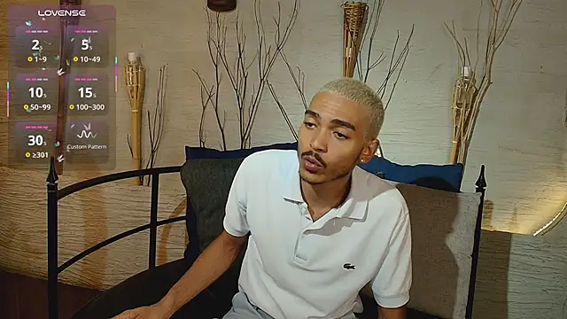 Snapshot of MarcusRain_ chatting on 11-21-25, 07:23 MarcusRain online show from 11-21-25, 07:23