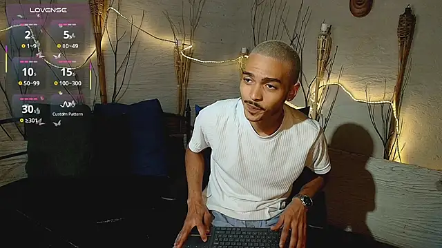 Snapshot of MarcusRain_ chatting on 11-22-25, 07:24 MarcusRain online show from 11-22-25, 07:24