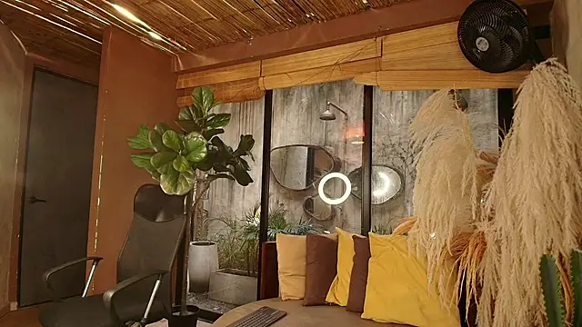 Snapshot of MarcusRain_ chatting on 11-24-25, 08:19 MarcusRain online show from 11-24-25, 08:19